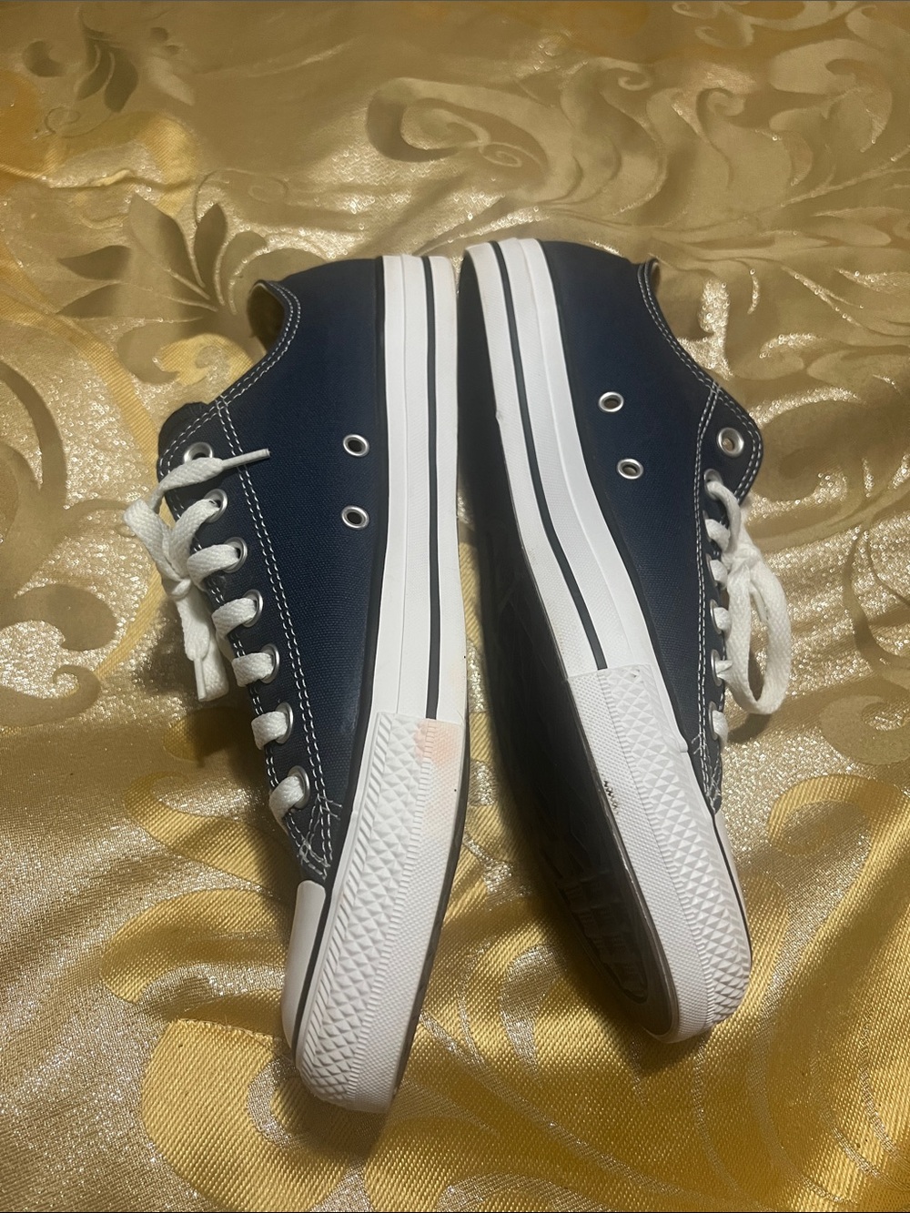 Converse Chuck Taylor All Star Low Top Navy Blue- Men 9/ Women 11 EUC - Picture 2 of 8
